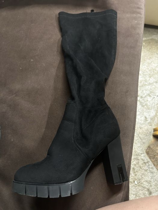Черни Велурени ботуши