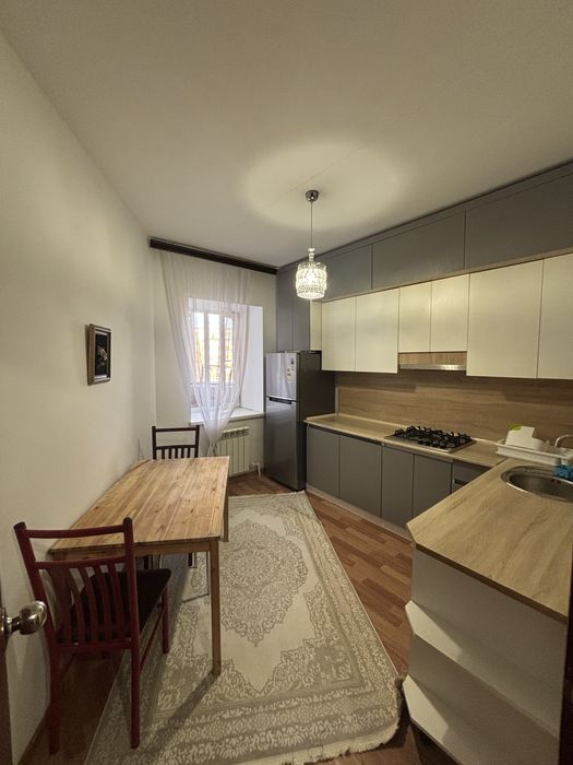 Продам Срочно 2 ком квартиру на Батыс-2