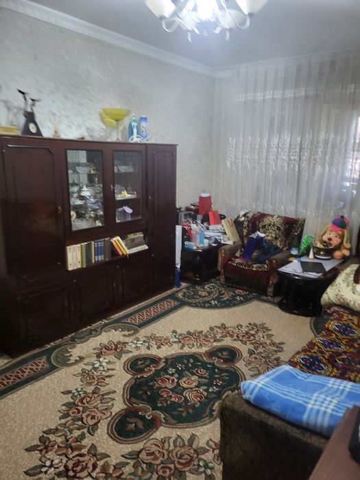 Продаётся  квартира 4/1/4. Ташкент,   Алмазарский район,  себ
