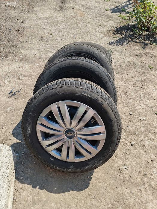 Vând genți iarnă Ford Mondeo MK5 cu cauciucuri 215/60/16 preț 900 lei