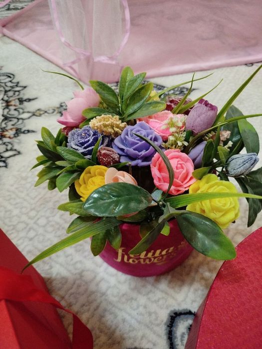 Sotiladi qiziqqanla tel qisin