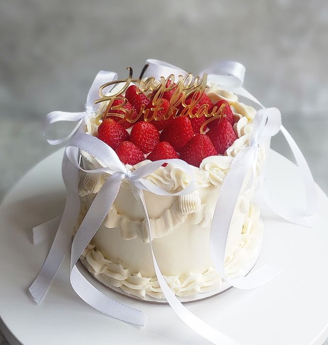 Торты на заказ,торты с короной, в стиле ламбет,короны отдельно и т.д