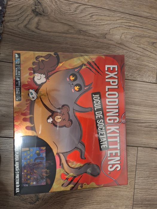 Vând joc de societate NOU Exploding kittens