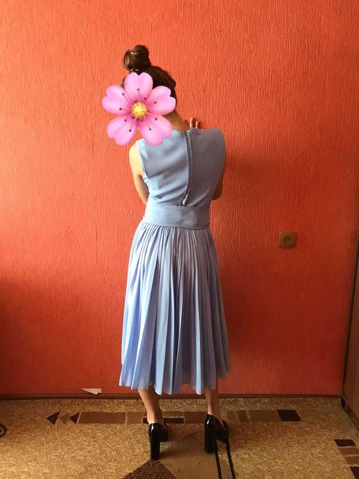 Продам платья вечерние б/у