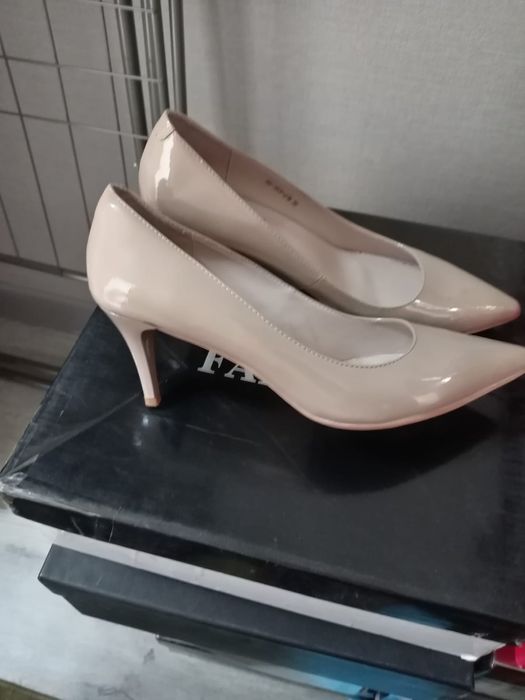Продам туфли классика