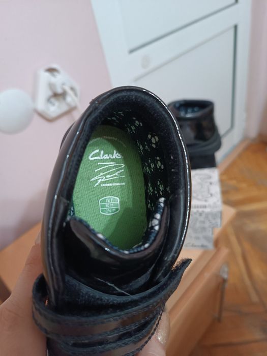 НОВИ  боти Clarks 30  номер