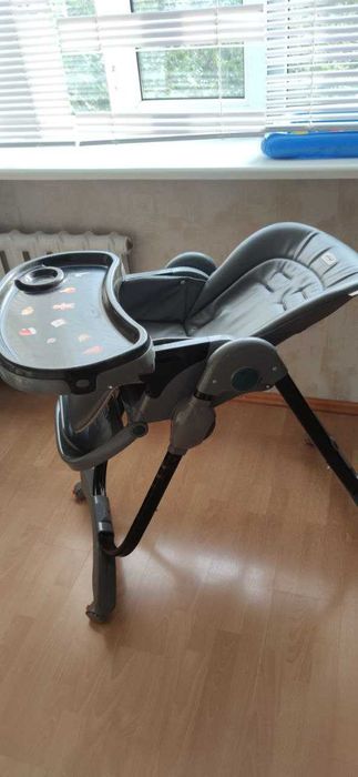 Детский стул для кормления ребенка