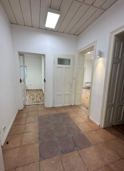 Дава се под наем Четиристаен апартамент в София, Център - 99 кв.м за 1199 € - Снимка #3