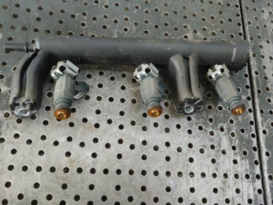 rampa cu injectoare 1.2 b hm05 peugeot 208 citroen c3 3  9816955780 0280157127