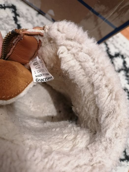 Ghete marimea 35 cu interiorul de 22.5 cm