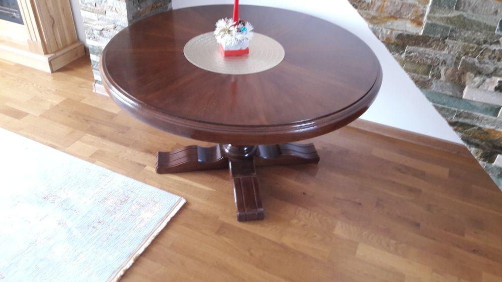 Vând masă lemn masiv