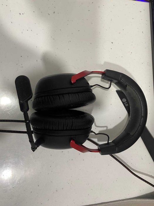 Vand casti HyperX Cloud 3