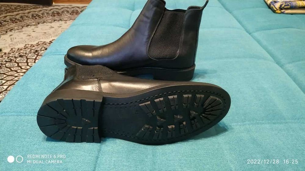 Продам сапоги кожаные (полусапожки) Турция 43 размер новые 500000 сум