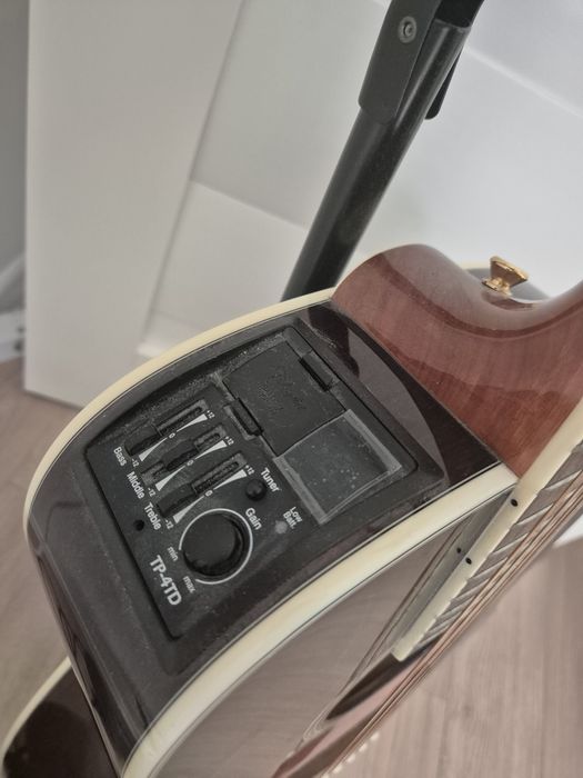 Chitara electro-acustică TAKAMINE GY51E-BSB