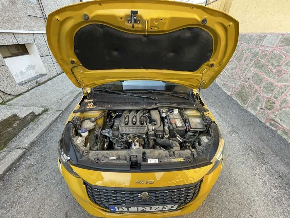 Peugeot 208 1.2 бензин 2022 в гаранция