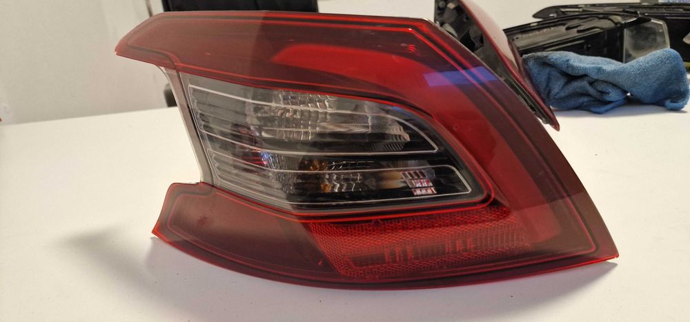 Lampa Stop Stanga Peugeot 308 2015-2019 cod 9823728680