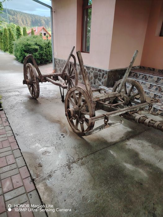 Căruță veche , decor, ...