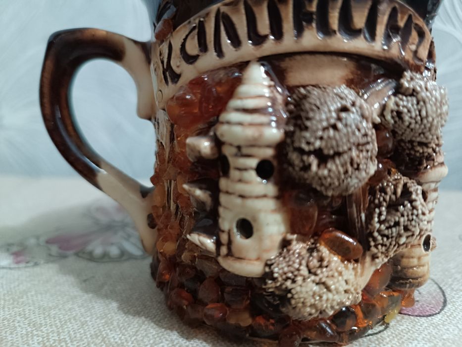 Кружки Калининград отделанные янтарем