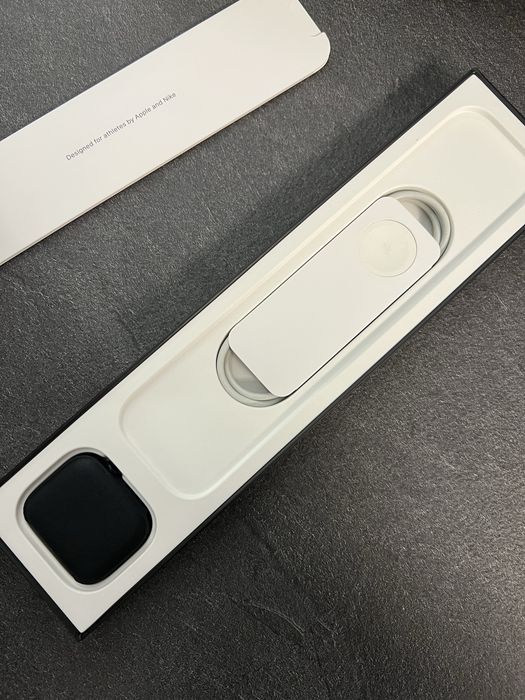 Apple Watch Series 7 Nike edition