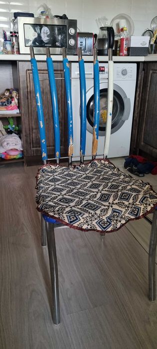 Продам стулья металлические