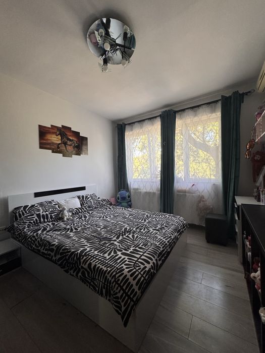 Apartament de vanzare, 3 camere, mobilat, utilat