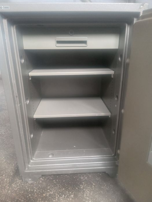 Сейф незгораемый