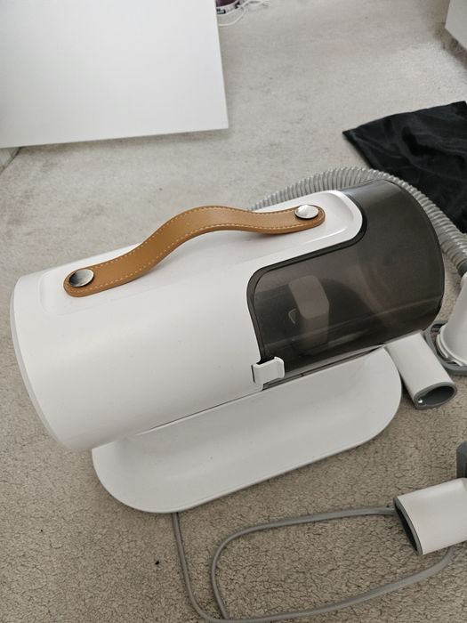 Vând aparat tuns si aspirat animale