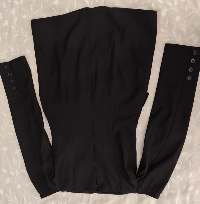 Чёрное вечернее платье