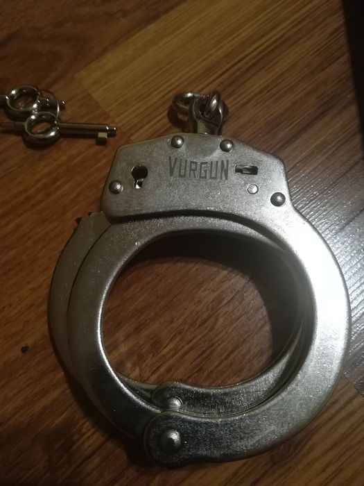 Белезници с мека връзка