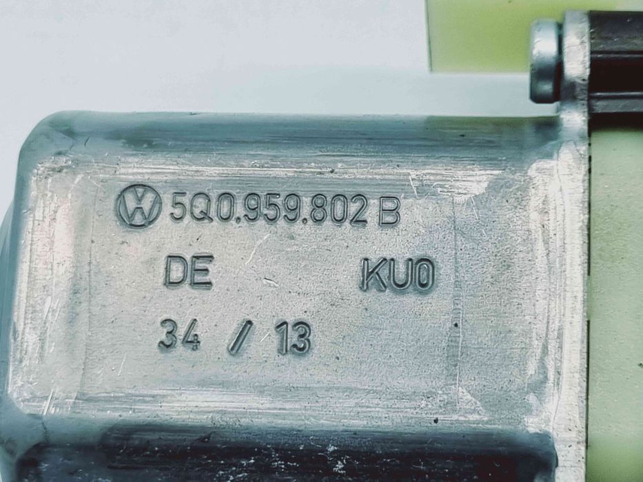 Motoras geam dreapta fata Seat Leon (5F1) [Fabr 2012-2018] 5K0959802B