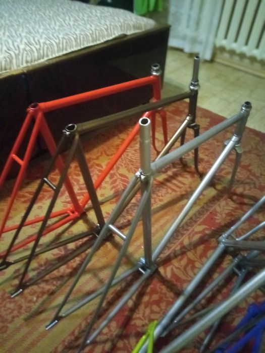 Продам раму без вилки,от 57