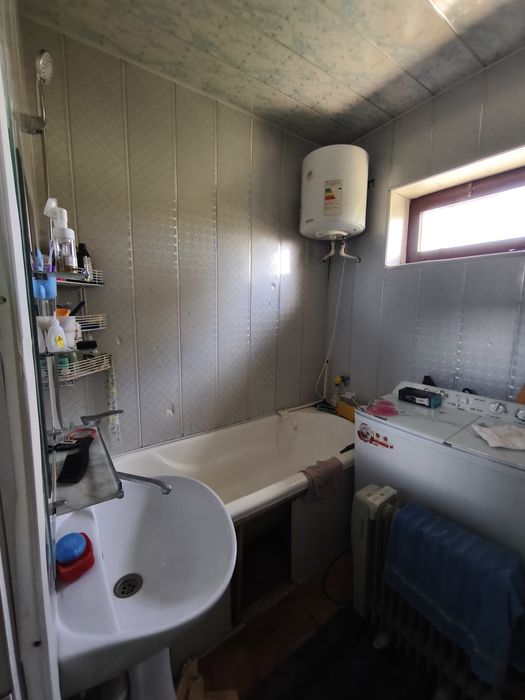 1-qavatdan 3xonali uy narsalari bilan sotiladi, maklersiz!