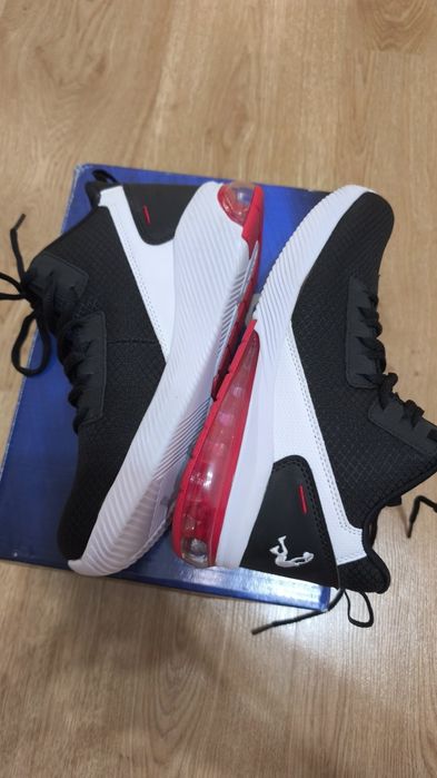 Adidasi SHAQ 37 noi in cutie