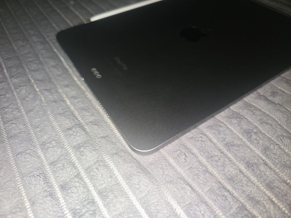 Планшет Apple iPad Pro 2022 11, 4-го поколения