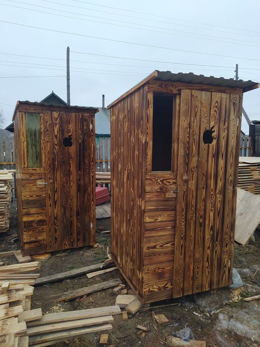 Туалет из массива сосны