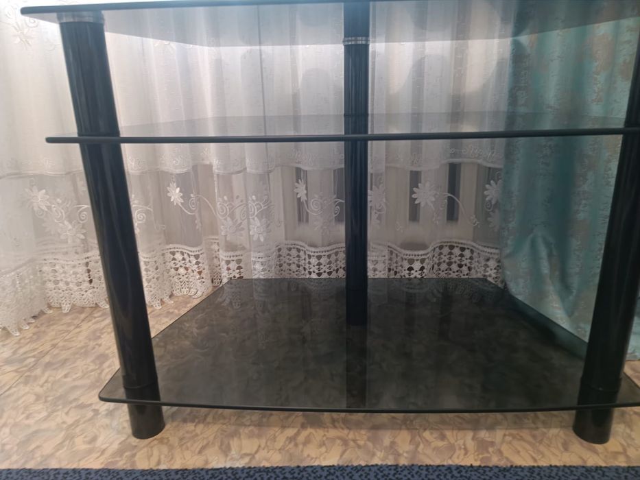 Продам тумбу под телевизор