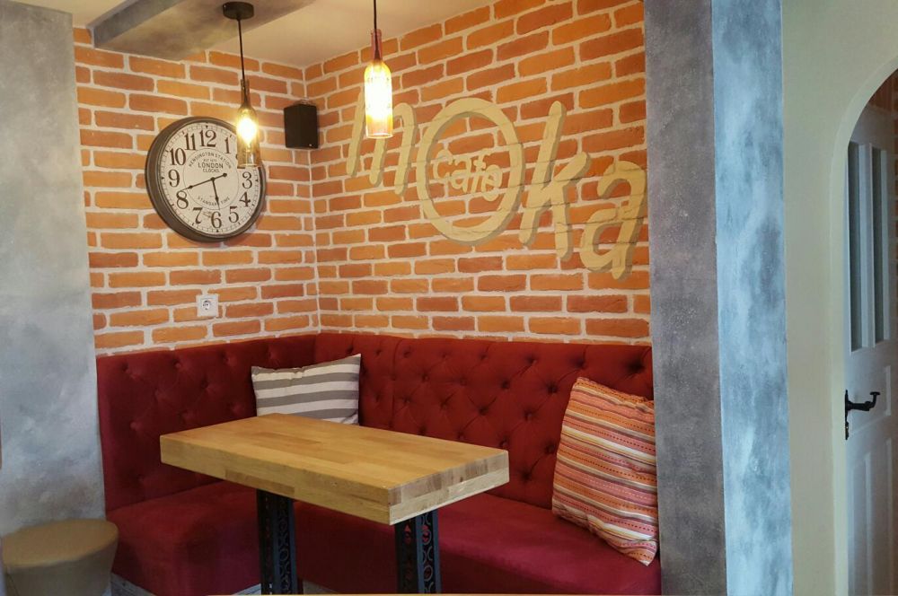 Продава се Заведение в Смолян, Стар център - 60 кв.м за 1167 €/кв.м - Снимка #2