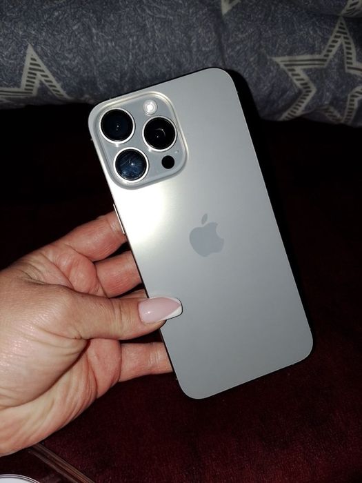 Продам айфон 15 про макс