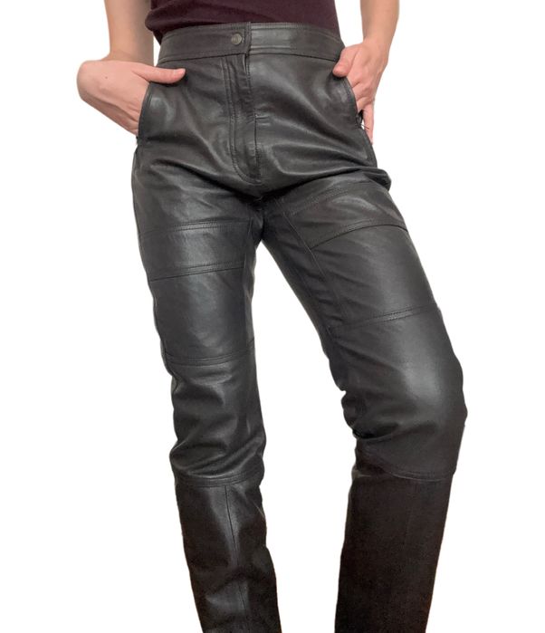 Рокерски панталон от естествена кожа на H&M Studio