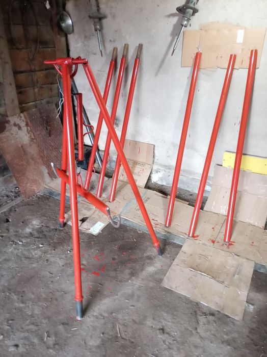 Продам трёх ножку