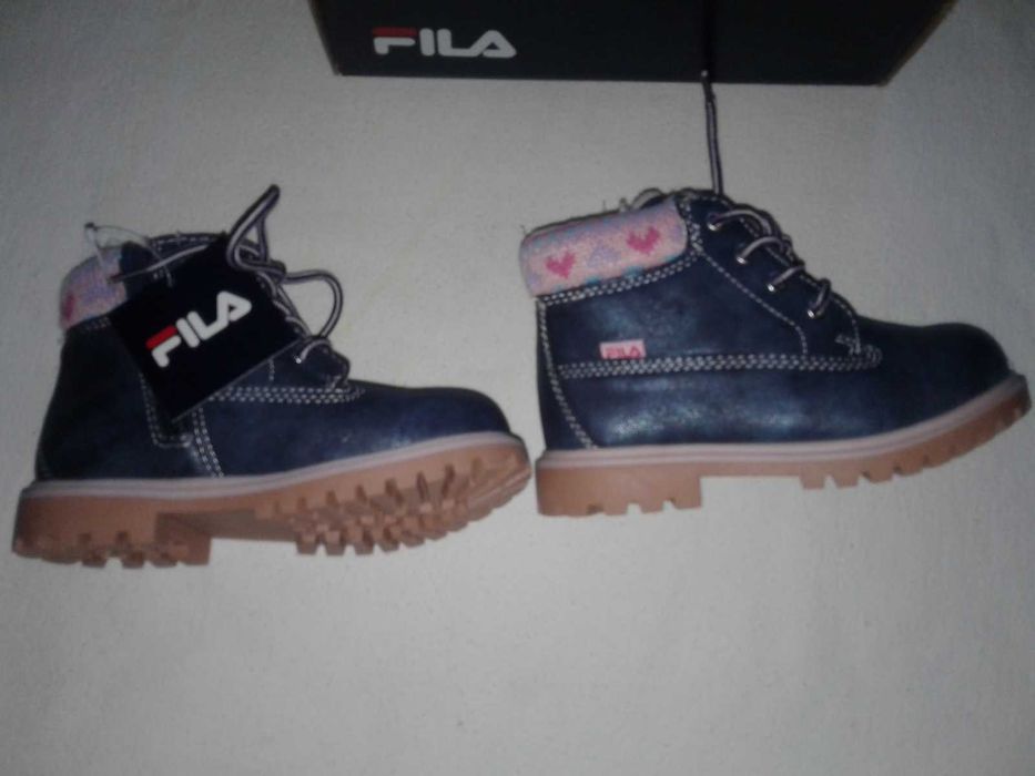 Ghetute Fila imblanite,indigo cu inimioare roz, 25 (talpic16,5cm), noi