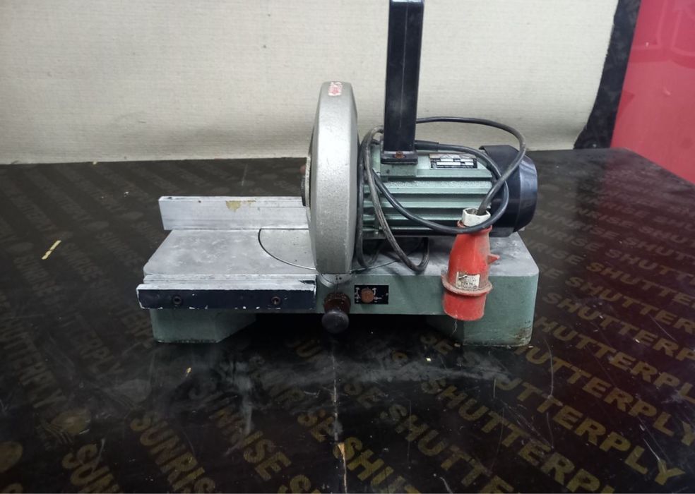 Настолен циркуляр метали алуминий, отсервизиран профи машин