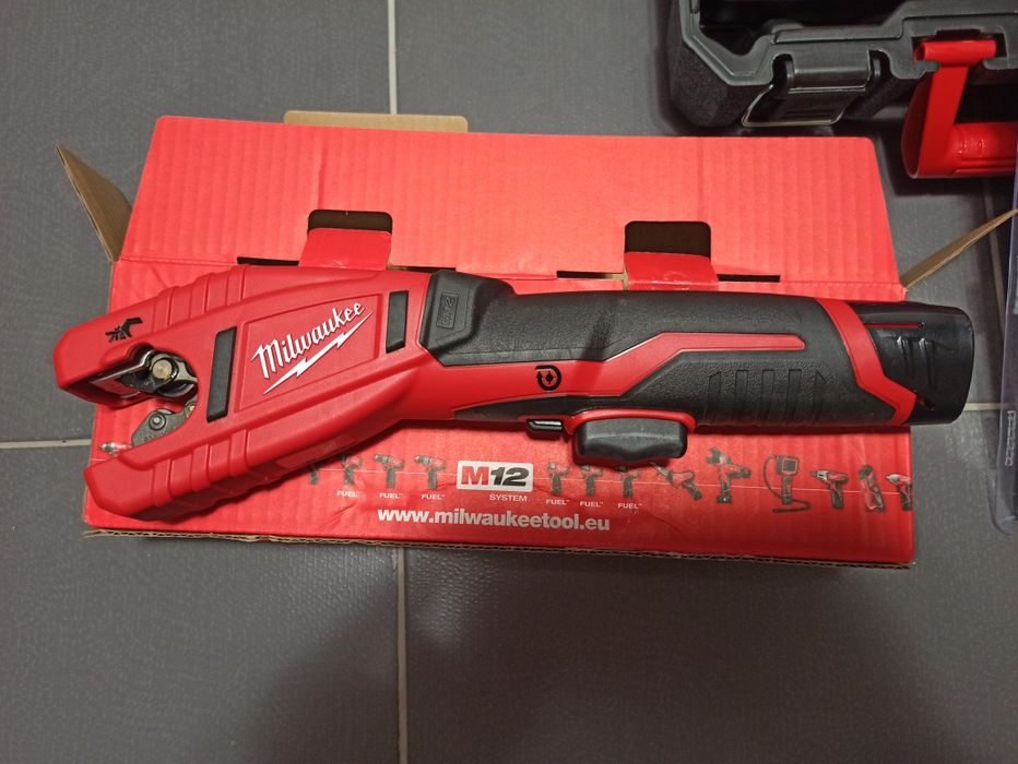 Milwaukee M12BDD
