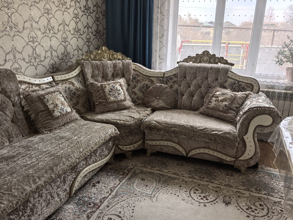 Диван для гостинной