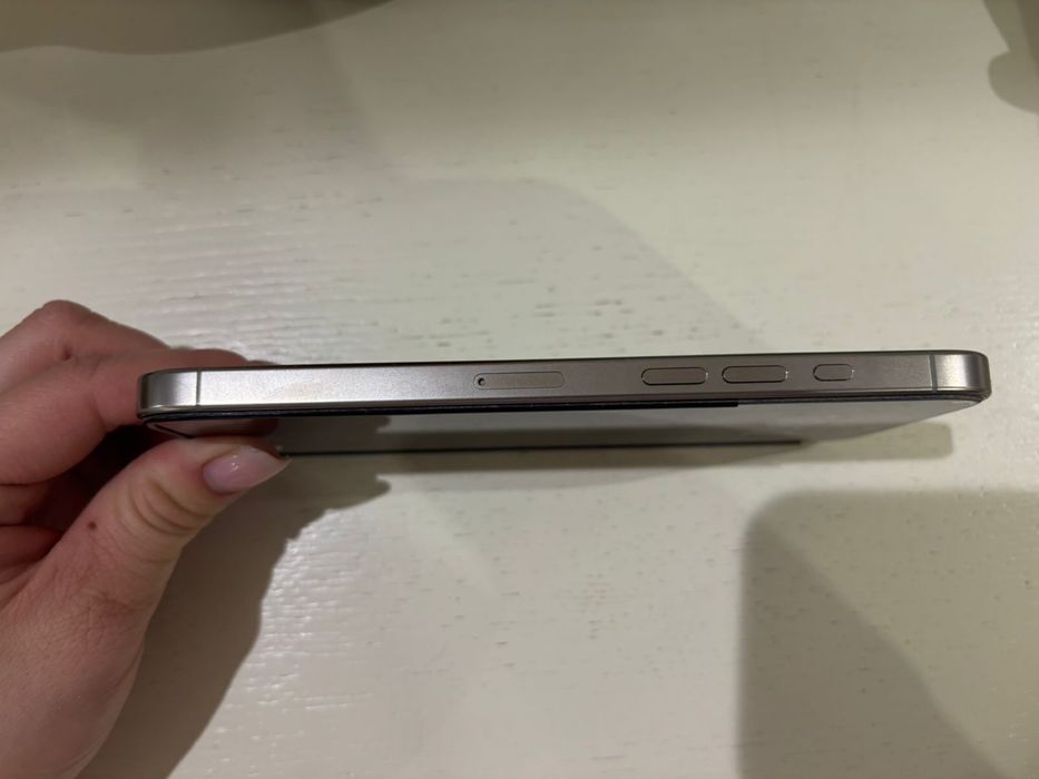 Продаю iPhone 16 Pro Max, 256 GB