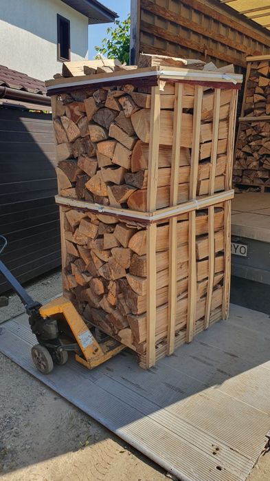 Lemn de foc de fag paletizat livrat la domiciliu