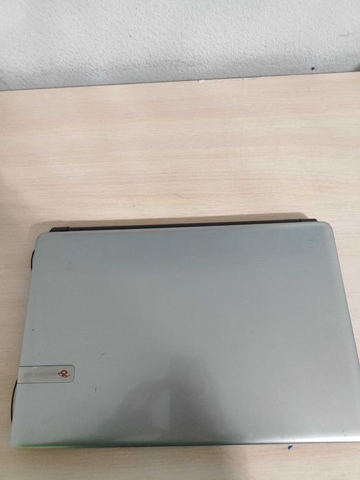 Pockard Bell core i3