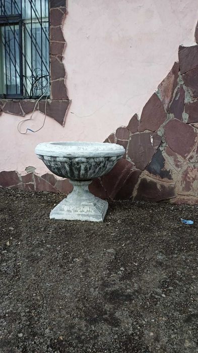 Продам вазоны под цветы