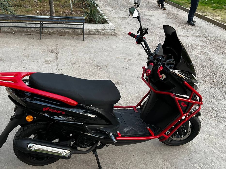 Прадаеться скутер тигр