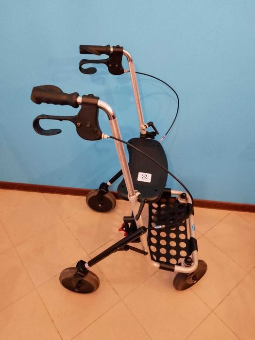 Ролатор Invacare -30 - сервизиран, с 1 г. гаранция и право на връщане